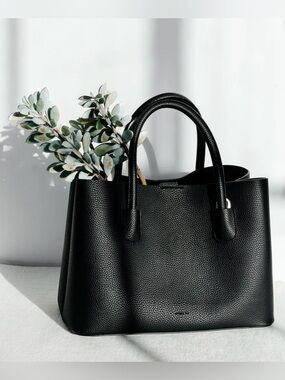 Angela Roi Classic Black Cher Tote Handbag comes w/Patterned Handle Wrap